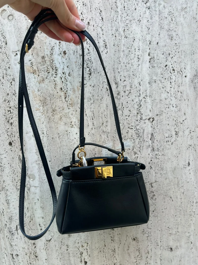 Fendi Schwarze Micro Mini Peekaboo Umhängetasche