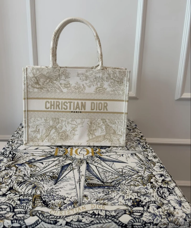 Dior Book Tote Medium Canvas Weiß/Beige 2022