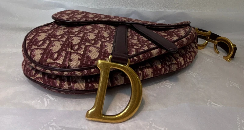 Christian Dior Oblique Satteltasche Burgunderrot 2019
