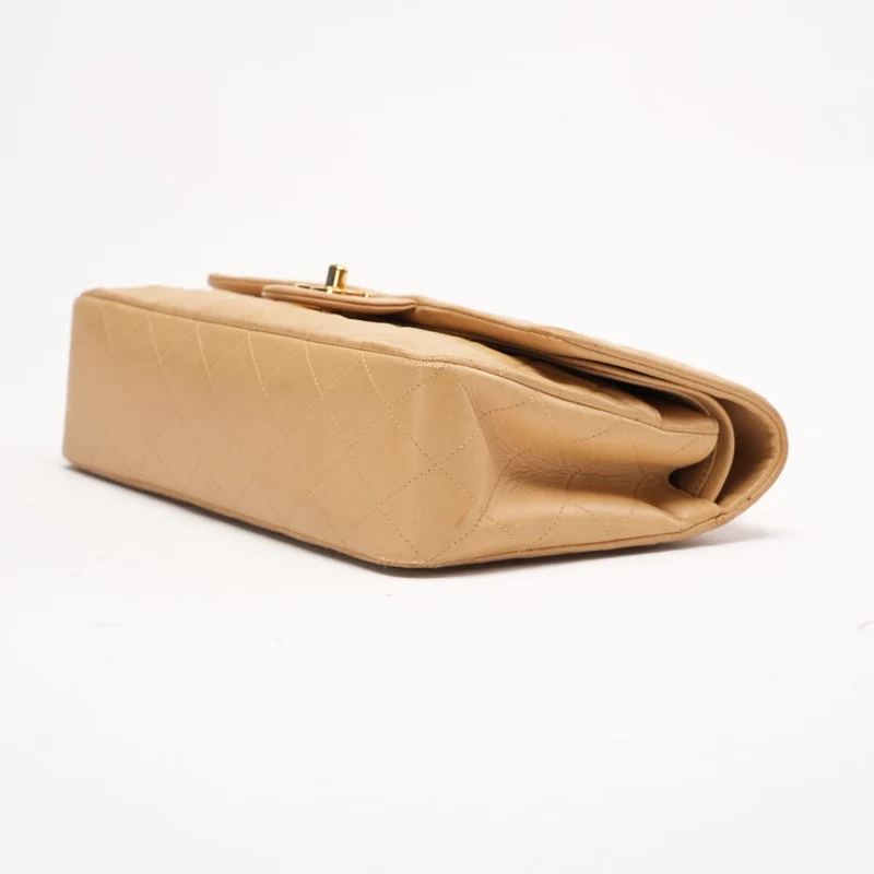 Chanel Vintage Medium Classic Double Flap Bag aus Lammleder, Beige, 1996