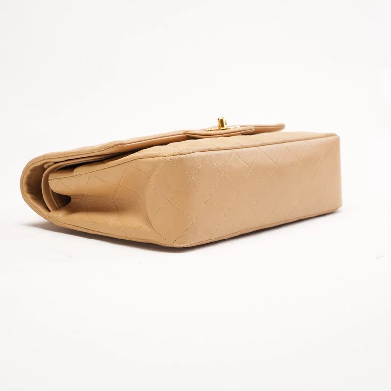 Chanel Vintage Medium Classic Double Flap Bag aus Lammleder, Beige, 1996