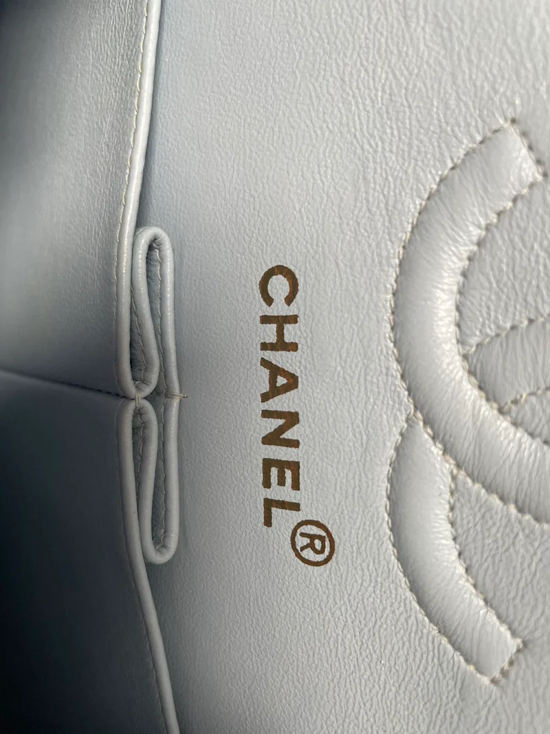 Chanel Vintage Small Classic Double Flap Lamm Hellblau 1997