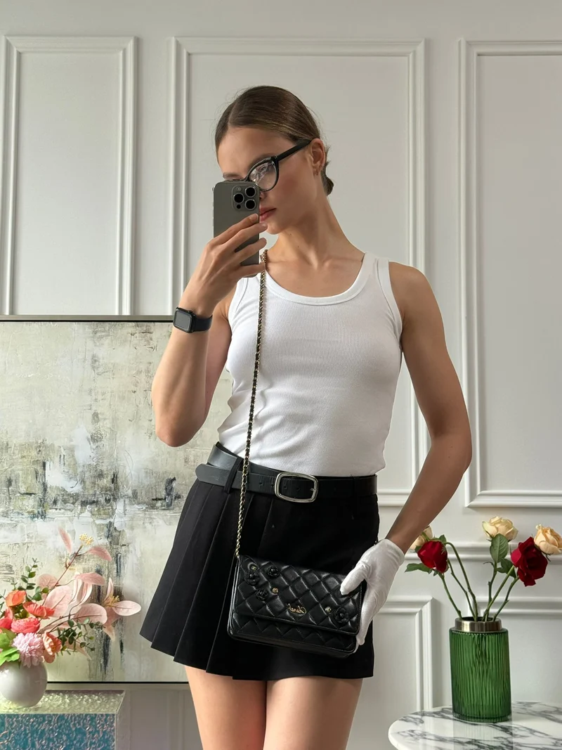 Chanel Geldbörse mit Kette (woc) Schwarze Camelia