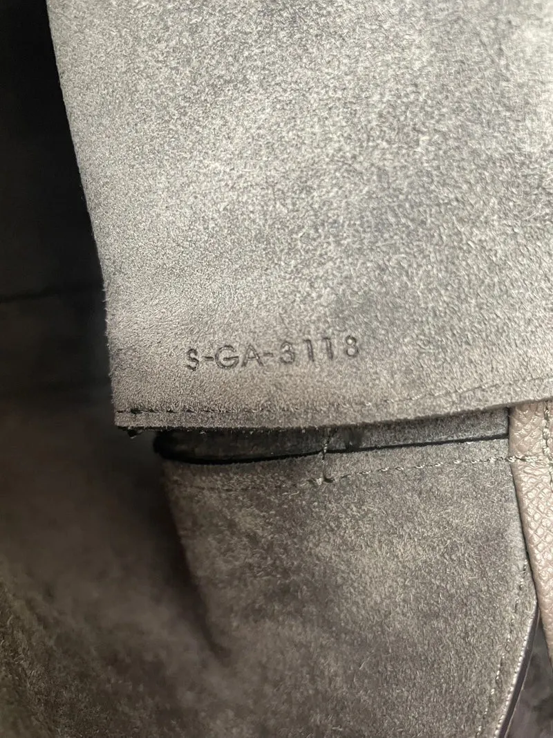 Celine Nano Gürteltasche in Grau aus genarbtem Kalbsleder 2018