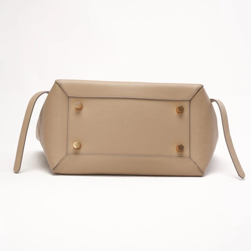 Celine Mini Belt Bag aus helltaupefarbenem genarbtem Kalbsleder