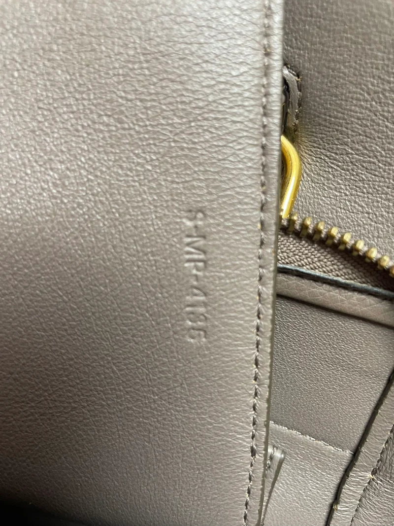 Celine Micro Belt Bag aus taupefarbenem genarbtem Kalbsleder, 2015