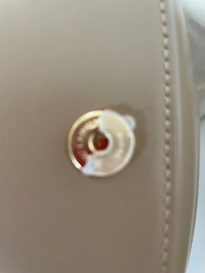 Saint Laurent Beige Mini Voltaire Henkeltasche aus Boxkalbsleder 2024
