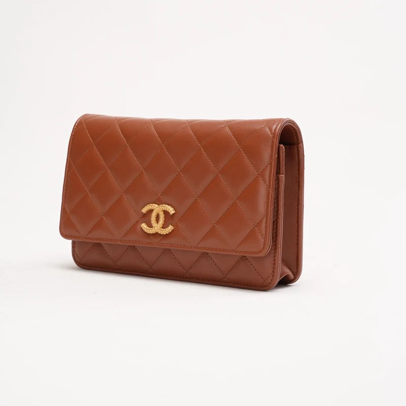 Chanel Classic Wallet on Chain (WOC) aus karamellfarbenem Lammleder