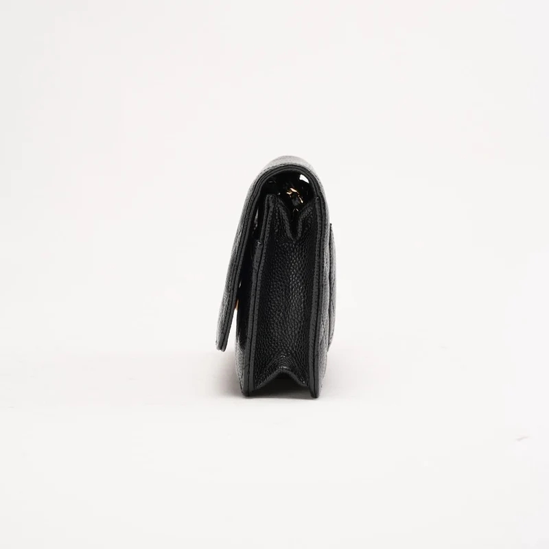 Chanel Schwarze klassische Brieftasche mit Kette (WOC) Caviar 2020