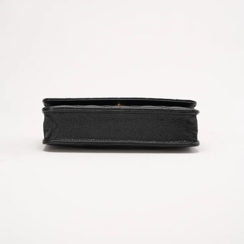 Chanel Schwarze klassische Brieftasche mit Kette (WOC) Caviar 2020