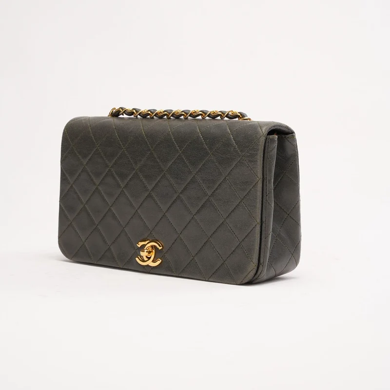 Chanel Vintage Stepptasche aus Lammleder, klassische Schultertasche mit Überschlag und Kette, grün, 1991