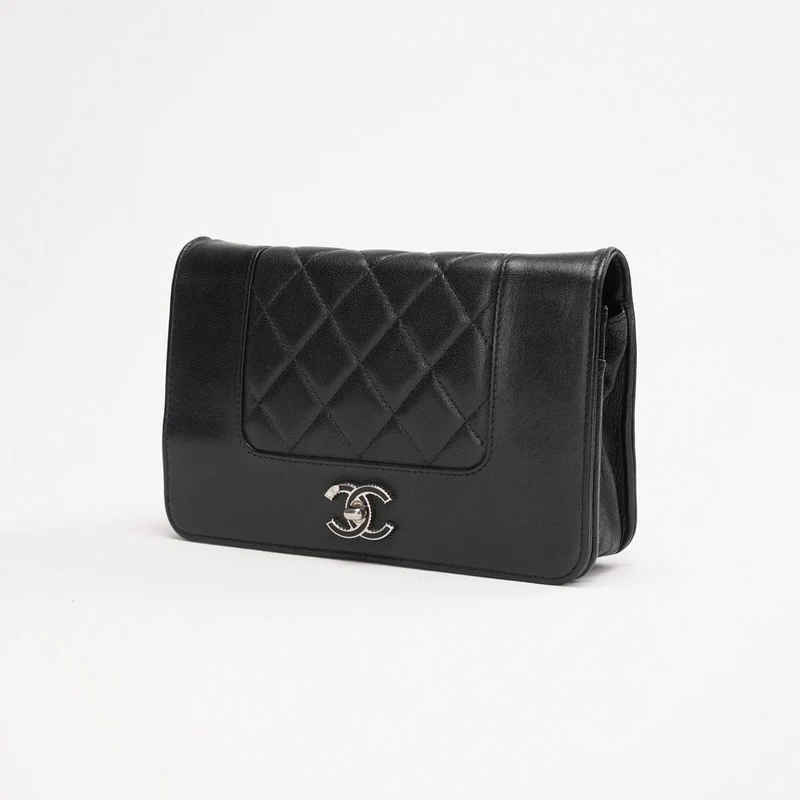 Chanel Vintage Mademoiselle Wallet On Chain (WOC) Caviar Schwarz 2017