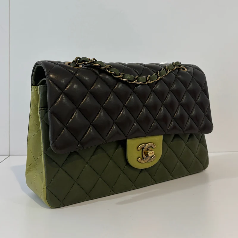 Chanel Stepptasche aus Lammleder, dreifarbig, mittelgroß, Doppelflap, Grün, 2014
