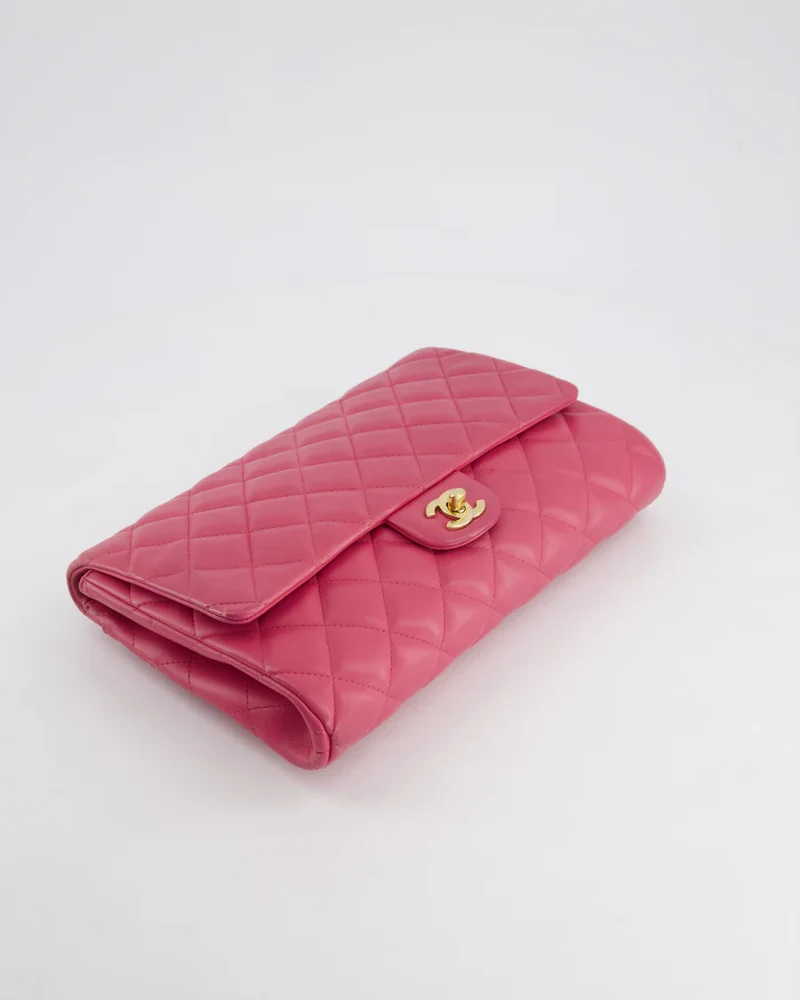 Chanel Timeless Clutch mit Kette aus rosafarbenem Lammleder