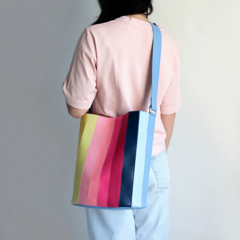 Bunte Bucket Bag aus Leder, Handgefertigte Schultertasche