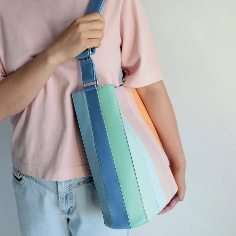 Bunte Bucket Bag aus Leder, Handgefertigte Schultertasche