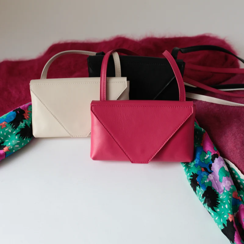 Minitasche Envelope Beere, Handytasche