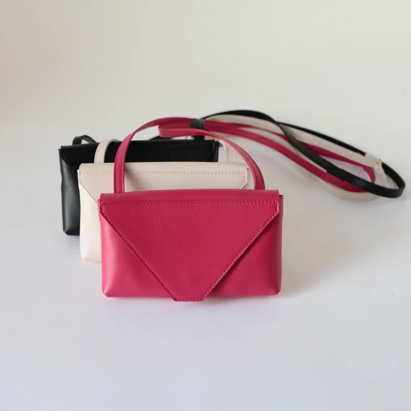 Minitasche Envelope Beere, Handytasche