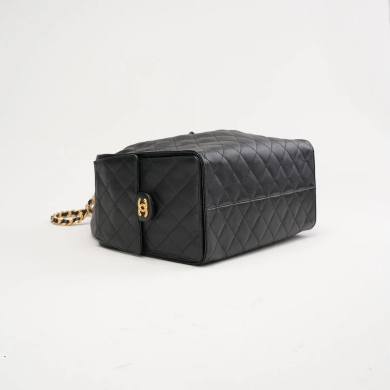 Chanel 25 Medium Caviar Gold-Tone Black 2025