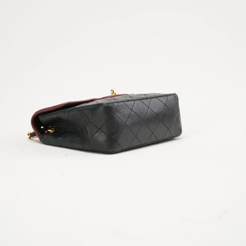 Chanel Vintage Mini Timeless Flap, Schwarz und Burgunderrot, 1991