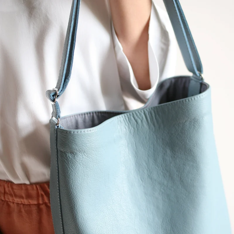 Bucket Bag Taubenblau