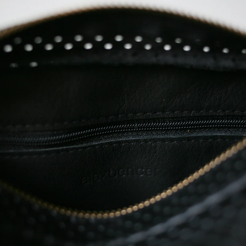 Handtasche ZIP S Schwarz perforiert