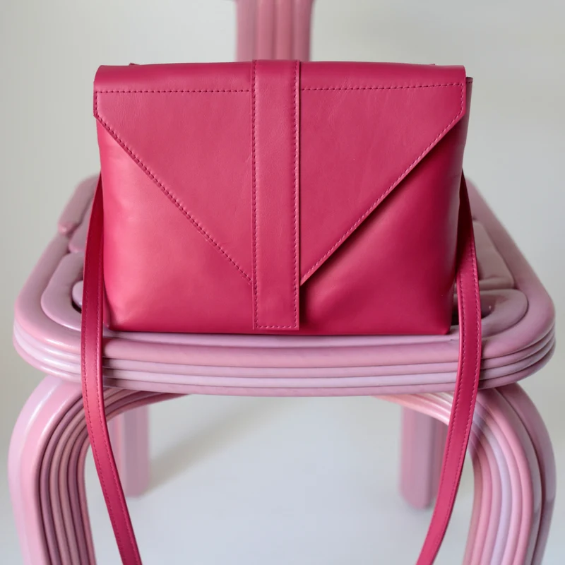Handtasche ENVELOPE Beere