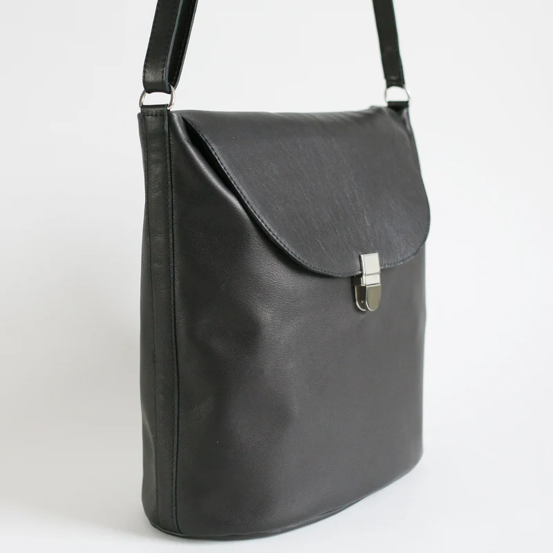 Bucket Bag mit Schnalle Schwarz