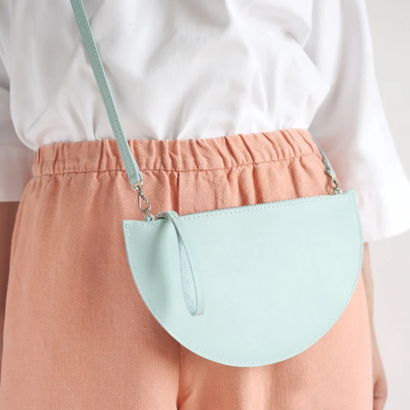 Halbmondtasche / Clutch Mini Mint
