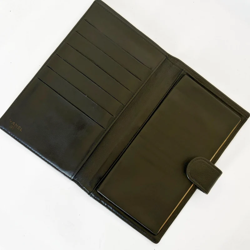 Chanel CC French Long Wallet aus schwarzem Kaviarleder