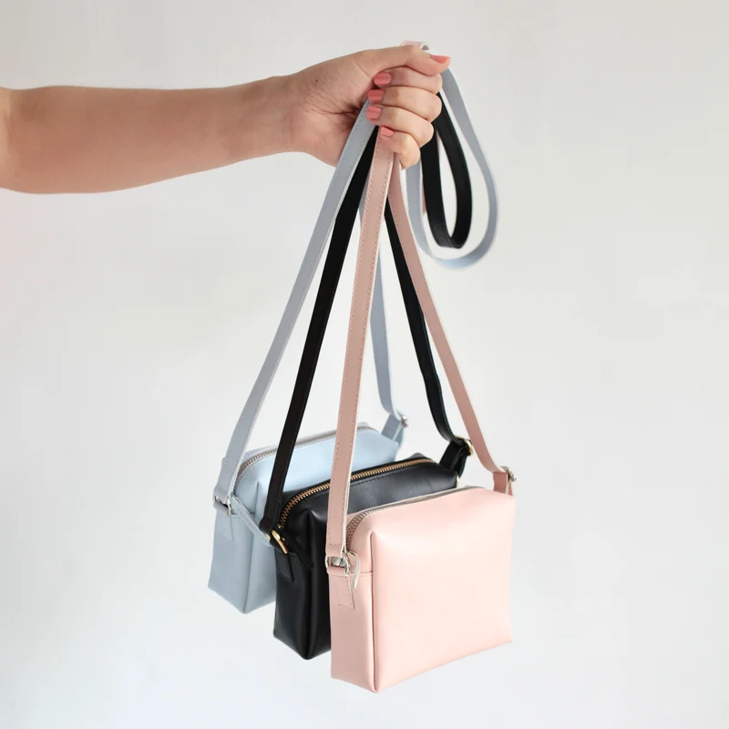Schultertasche BOX Mini Eisblau