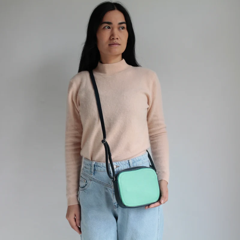 Handtasche ZIP S Dunkelblau / Minze / Blaubeersorbet
