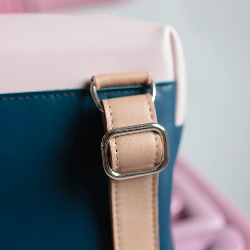 Schultertasche BOX Blau / Blush / Hellbraun