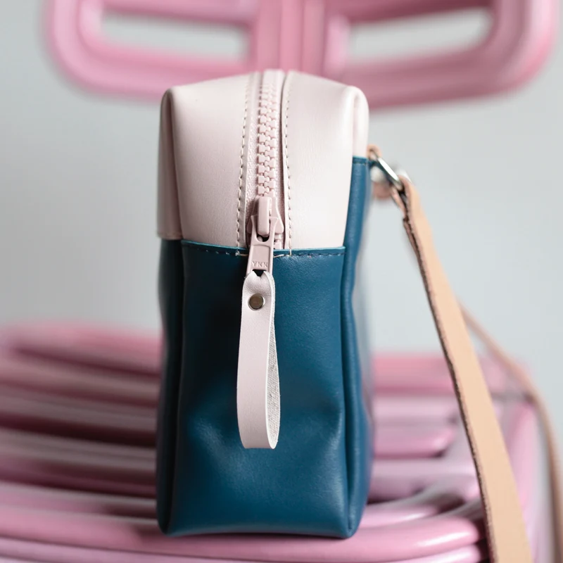 Schultertasche BOX Blau / Blush / Hellbraun