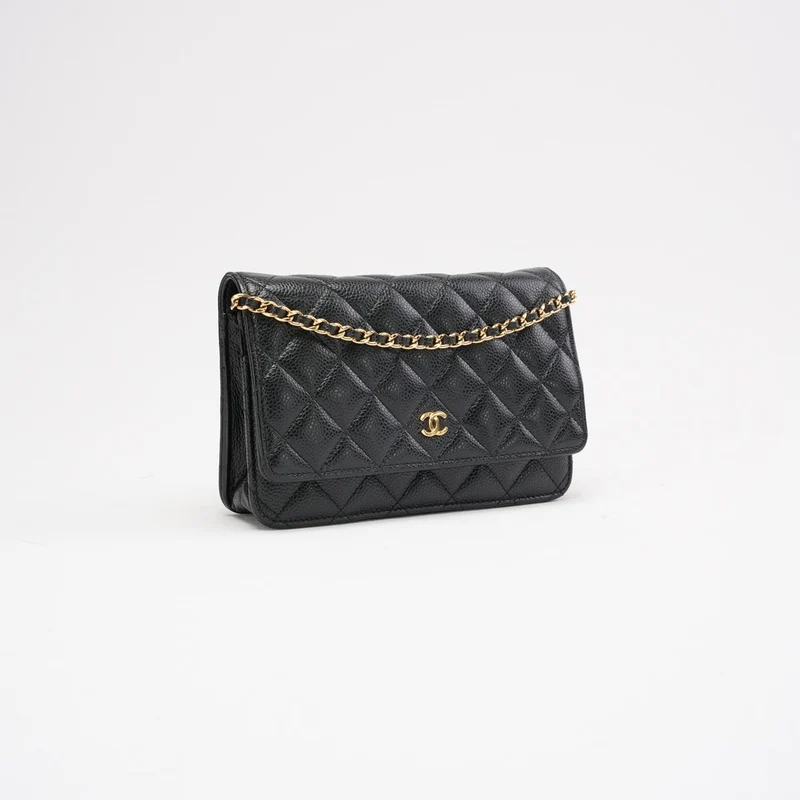 Chanel Schwarze klassische Brieftasche mit Kette (WOC) Caviar 2018
