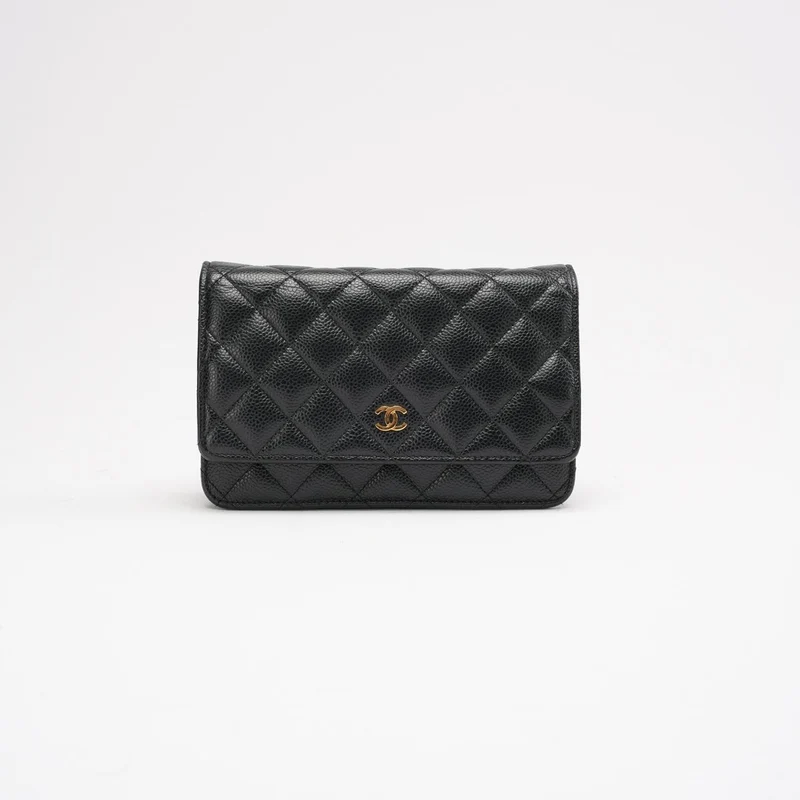 Chanel Schwarze klassische Brieftasche mit Kette (WOC) Caviar 2018