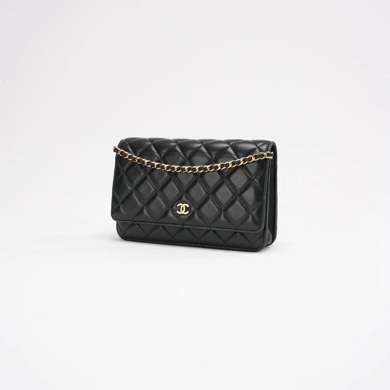 Chanel Schwarze Klassische Brieftasche mit Kette (WOC) 2019