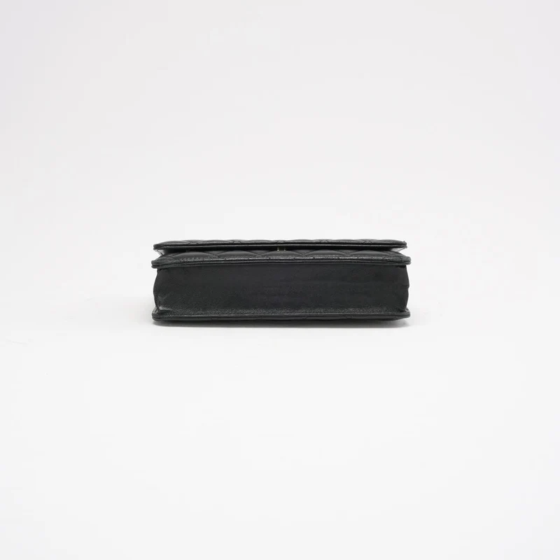 Chanel Schwarze Klassische Brieftasche mit Kette (WOC) 2019
