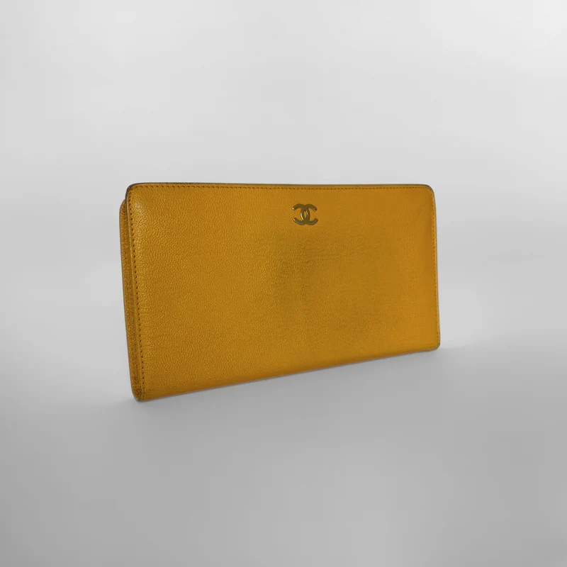 Chanel CC Coco Bi-Fold Long Wallet aus Kaviarleder