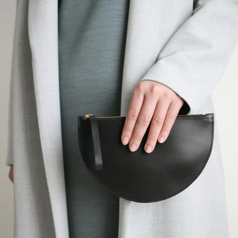 Halbmondtasche / Clutch Mini Schwarz