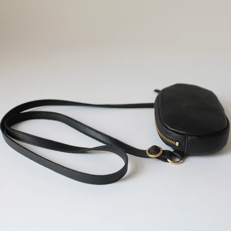Handtasche OVAL MINI upcycling Leder Schwarz