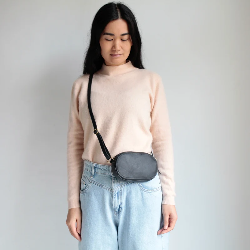 Handtasche OVAL MINI upcycling Leder Schwarz