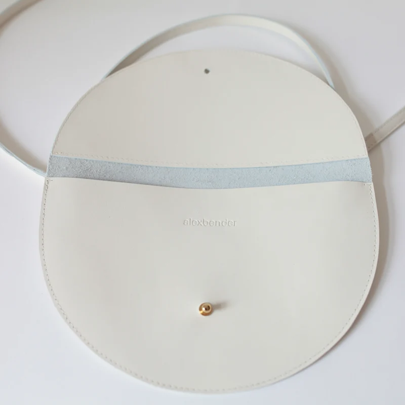 Foldover Halbmondtasche Off White