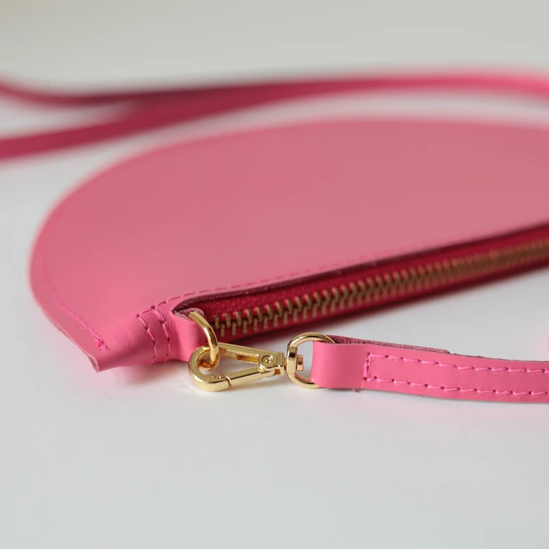 Halbmondtasche / Clutch Mini Flashy Pink