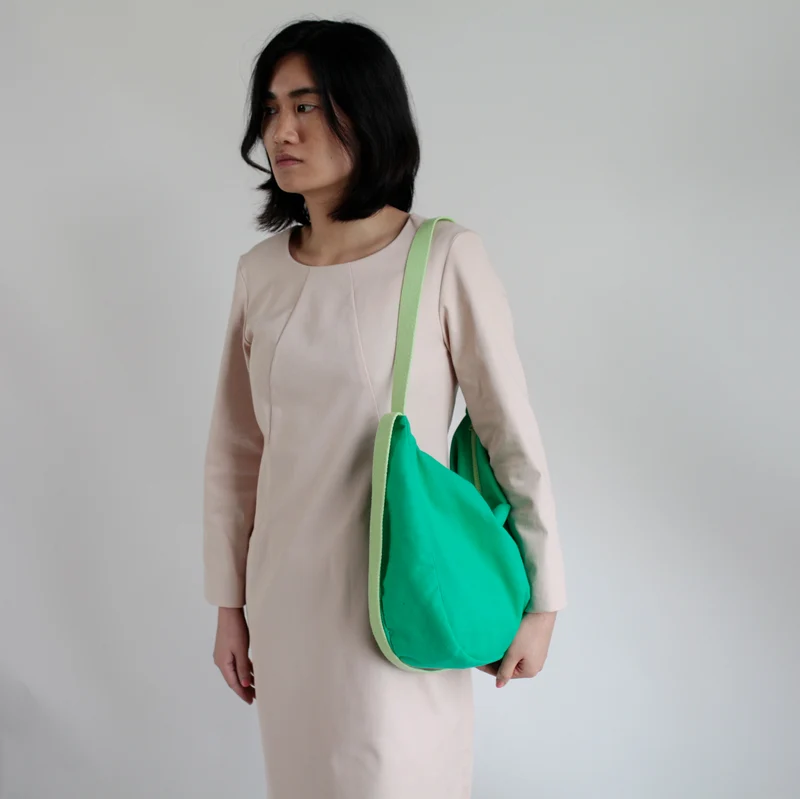 Upcycling Schultertasche POUCH Grün / Apfel