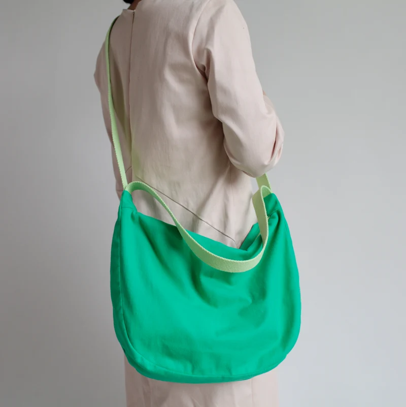 Upcycling Schultertasche POUCH Grün / Apfel