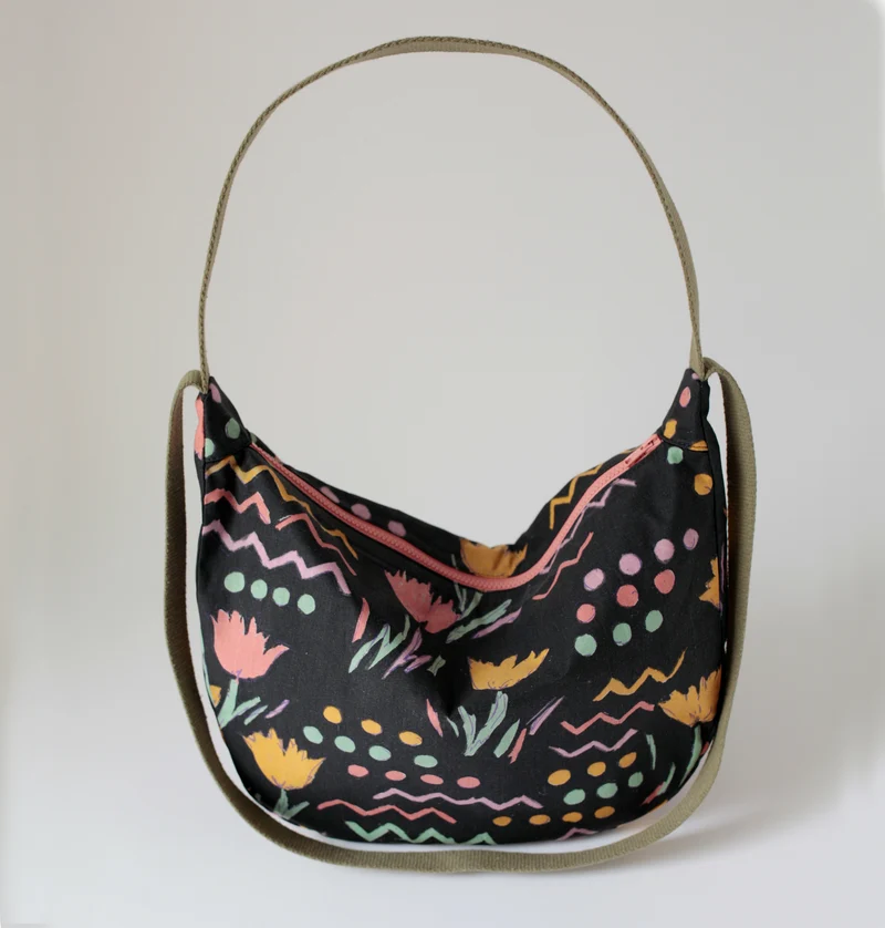 Upcycling Schultertasche POUCH Blumenprint II