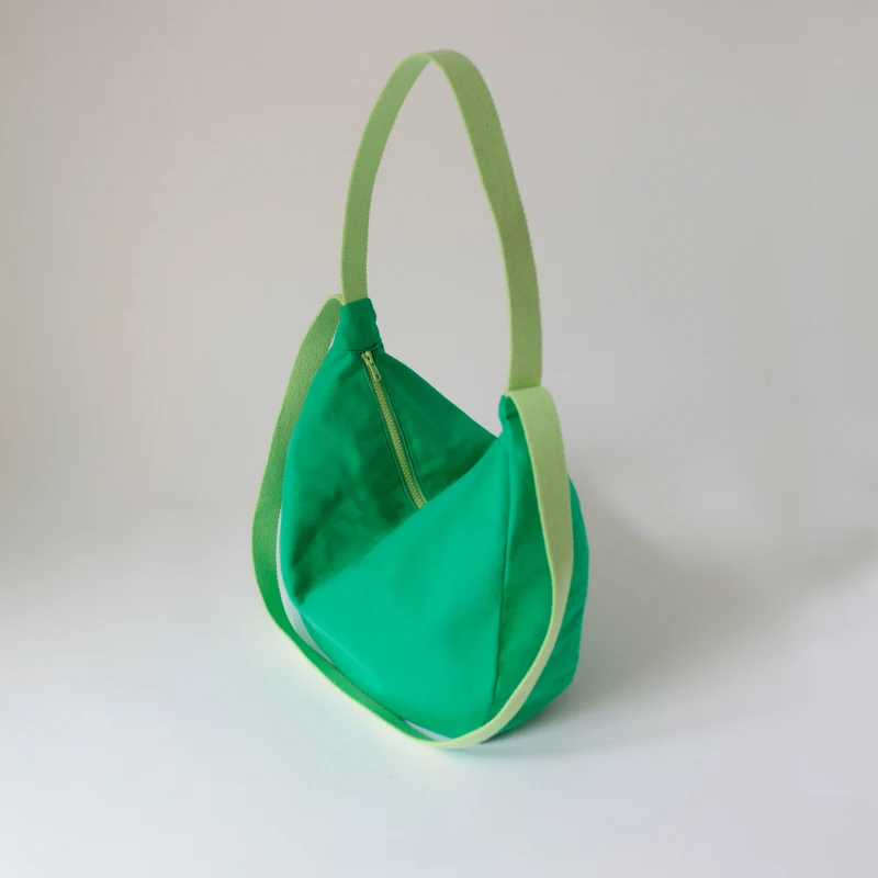 Upcycling Schultertasche POUCH Blumenprint II