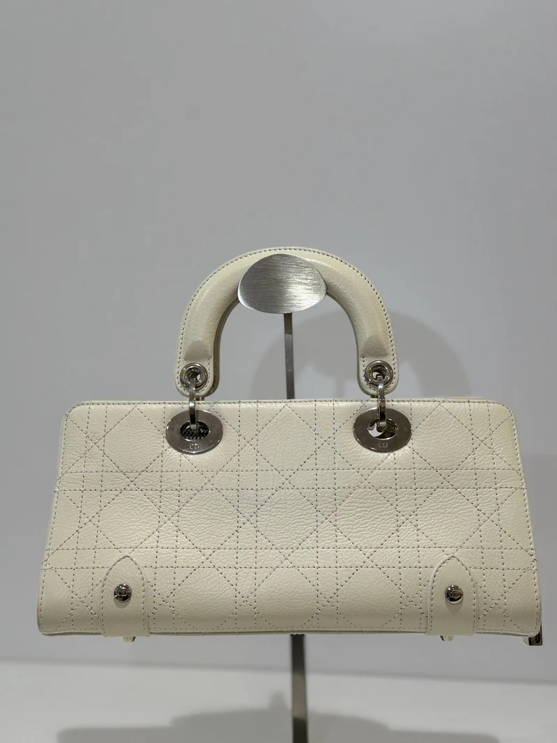 Christian Dior Weiße kleine East West Lady Dior Kalbsleder 2004