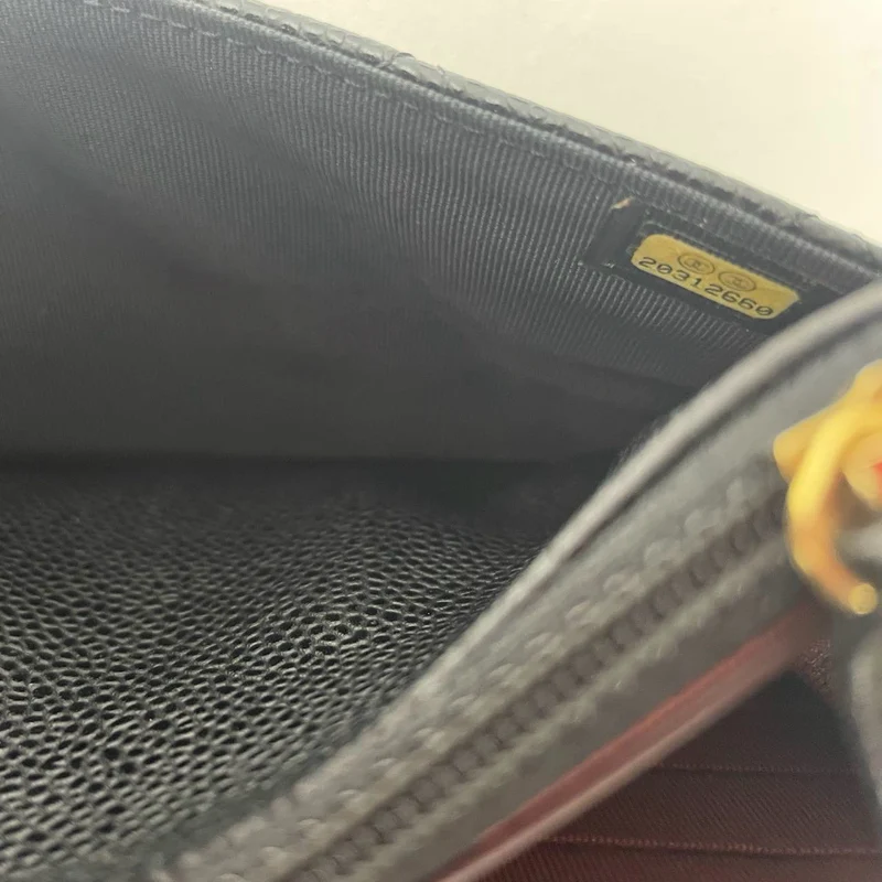 Chanel Schwarze klassische Brieftasche mit Kette (WOC) Caviar 2015